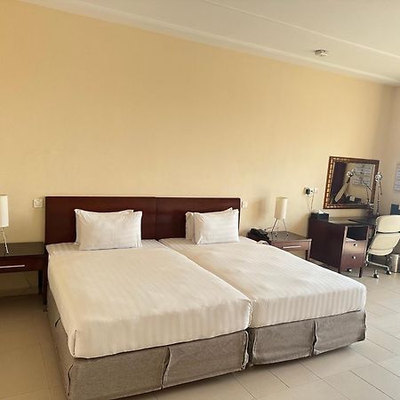 Hotel Sancta Maria Lomé Buitenkant foto