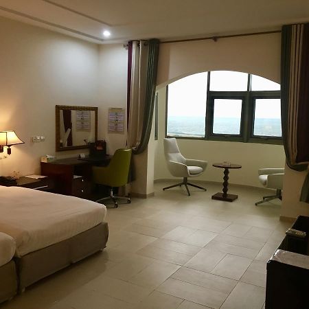 Hotel Sancta Maria Lomé Buitenkant foto