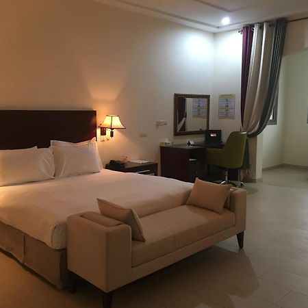 Hotel Sancta Maria Lomé Buitenkant foto