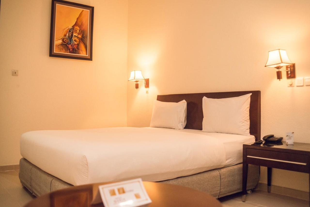 Hotel Sancta Maria Lomé Buitenkant foto