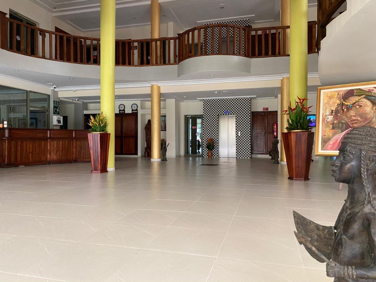 Hotel Sancta Maria Lomé Buitenkant foto