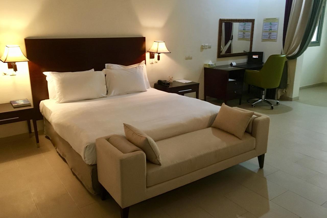 Hotel Sancta Maria Lomé Buitenkant foto