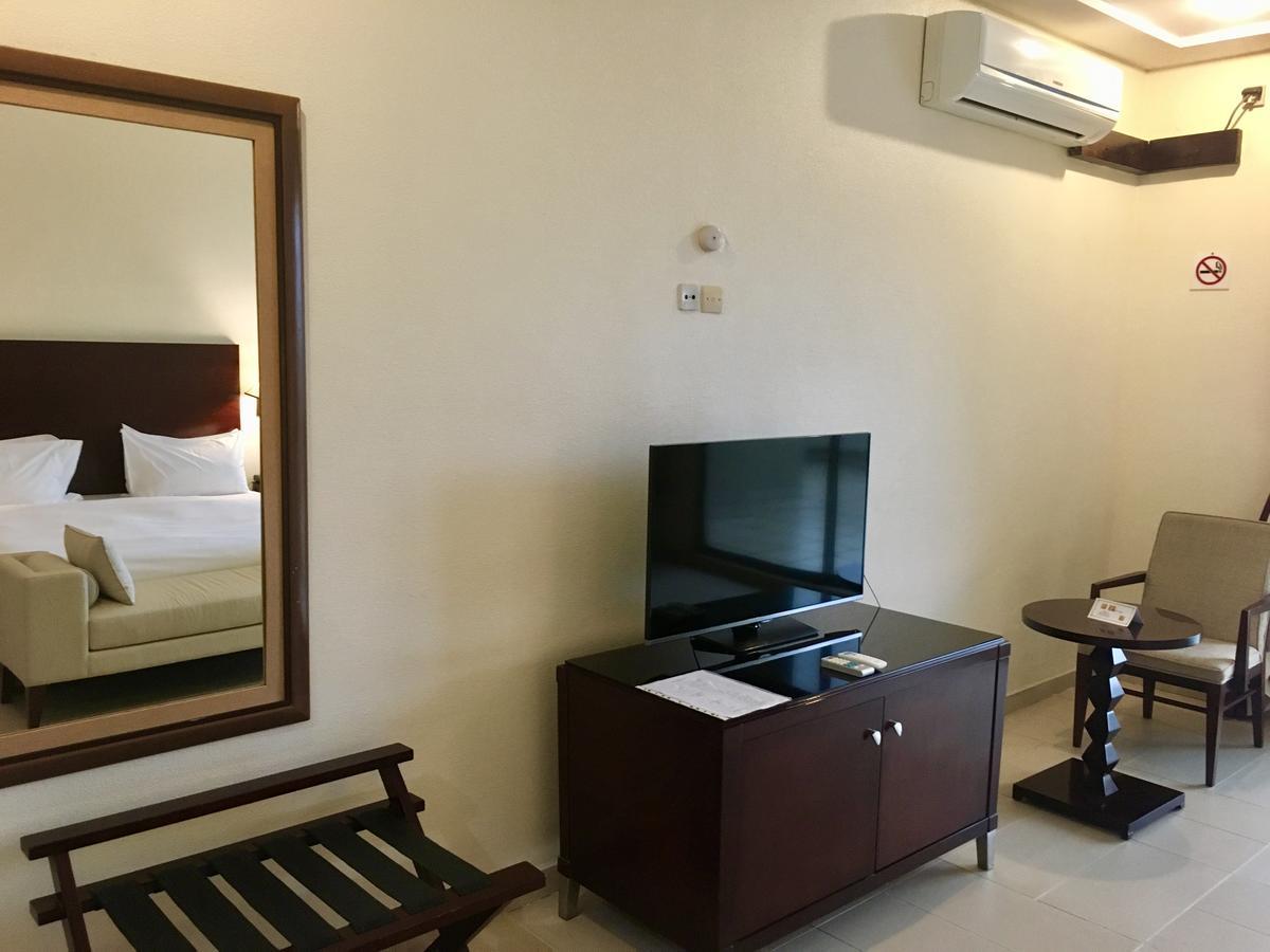 Hotel Sancta Maria Lomé Buitenkant foto
