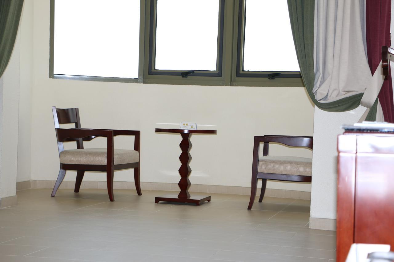 Hotel Sancta Maria Lomé Buitenkant foto