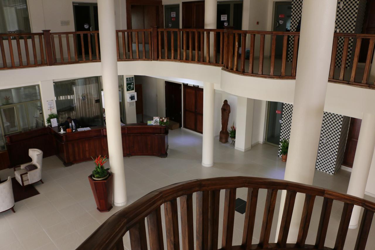 Hotel Sancta Maria Lomé Buitenkant foto