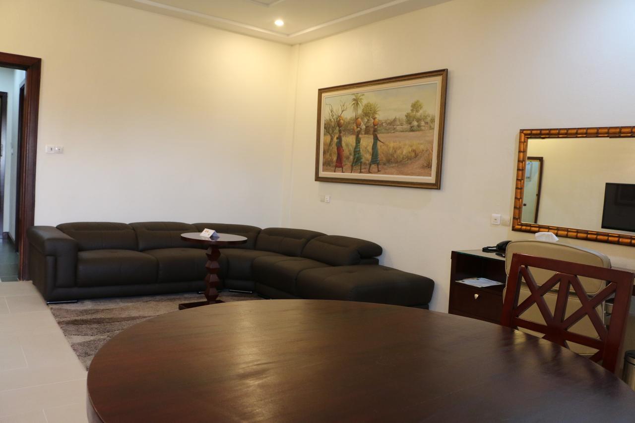 Hotel Sancta Maria Lomé Buitenkant foto