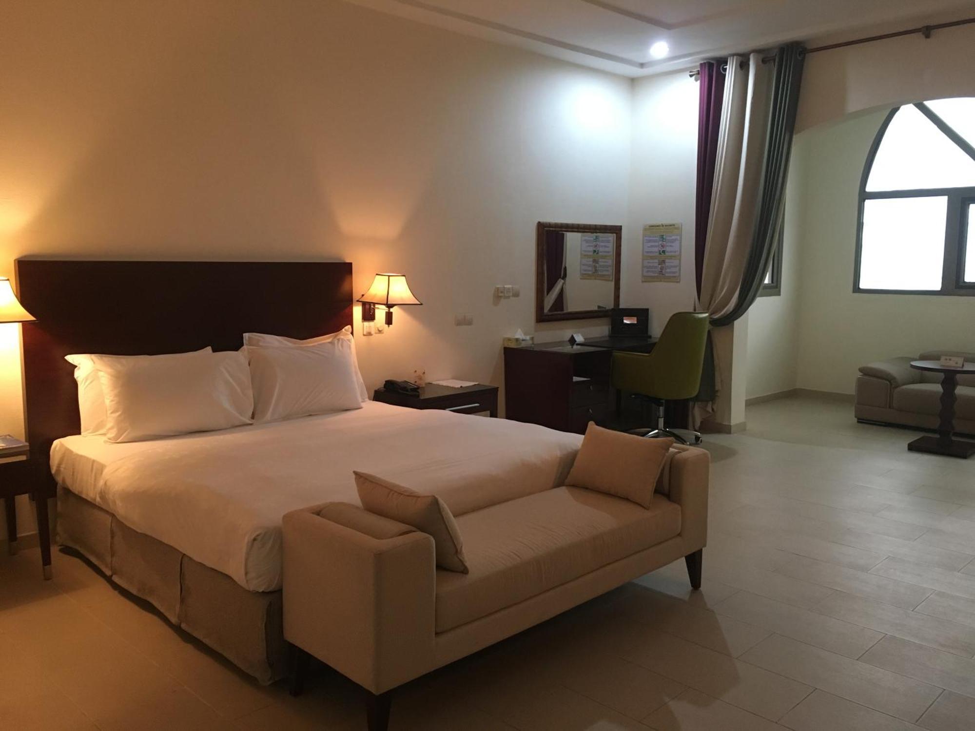 Hotel Sancta Maria Lomé Buitenkant foto