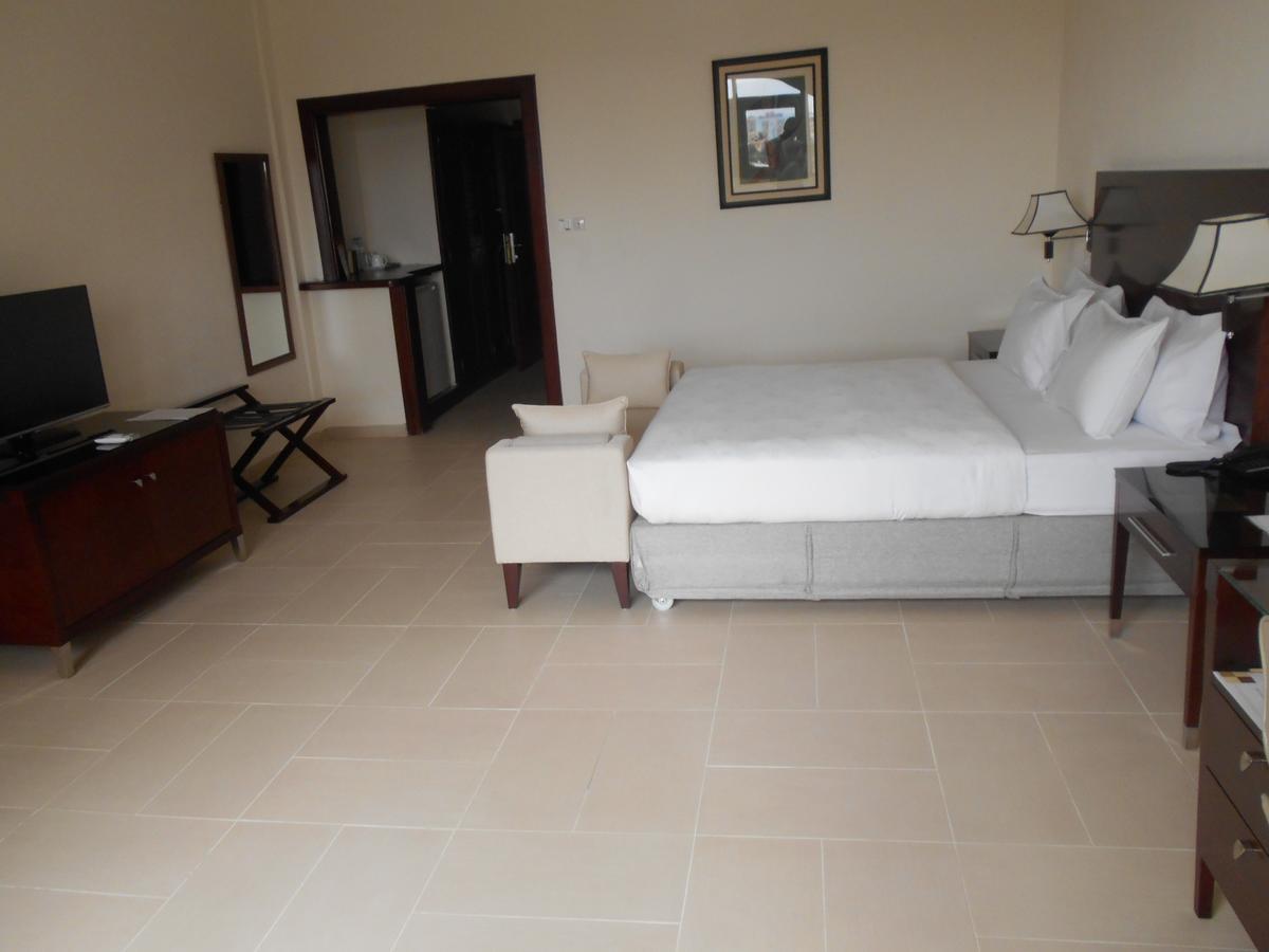 Hotel Sancta Maria Lomé Buitenkant foto