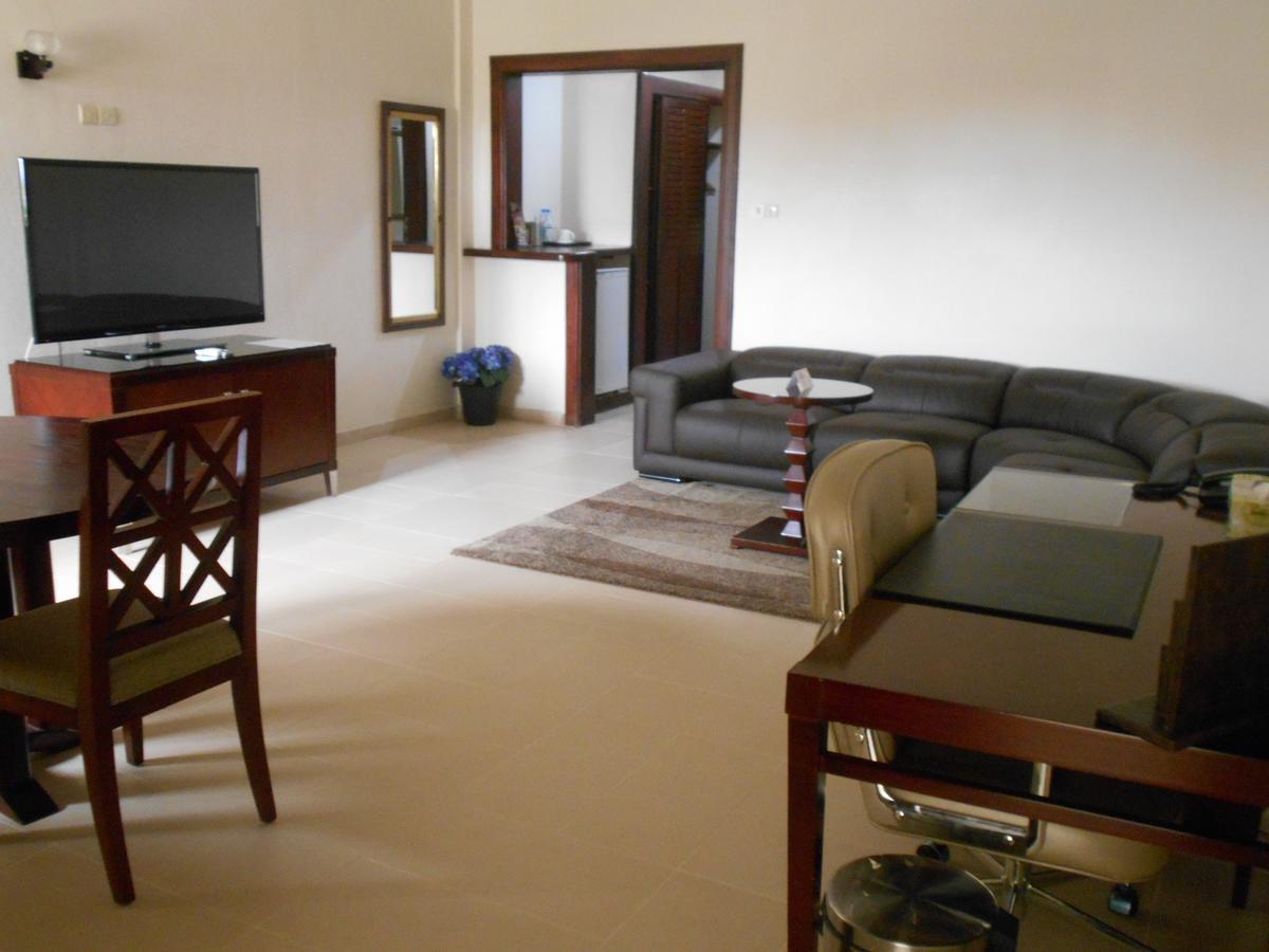 Hotel Sancta Maria Lomé Buitenkant foto