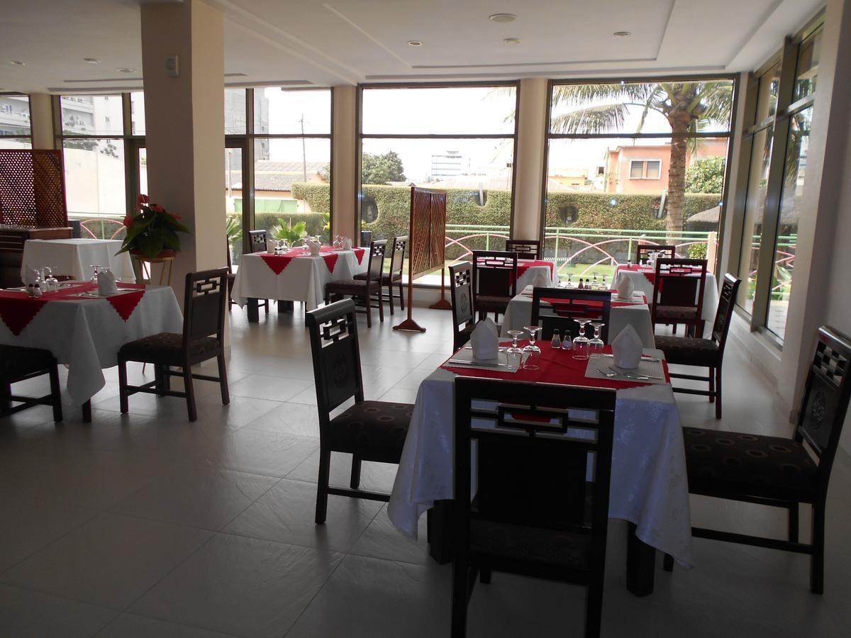 Hotel Sancta Maria Lomé Buitenkant foto